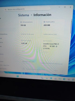 PORTÁTIL TOSHIBA SATELLITE i3