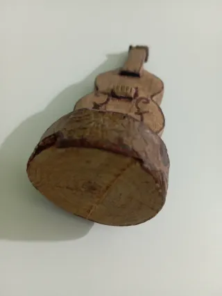 Statuetta violino in legno