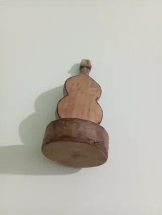 Statuetta violino in legno