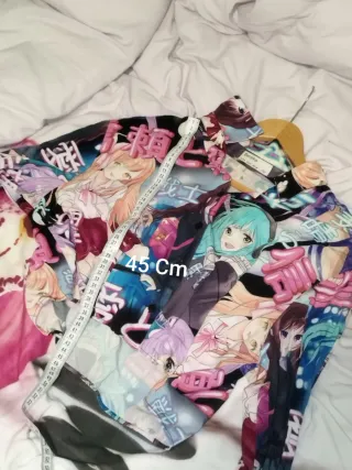 Camisa Corta Bershka Estampado Anime Manga Neón