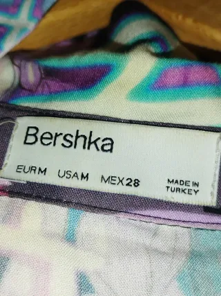 Camisa Corta Bershka Estampado Anime Manga Neón