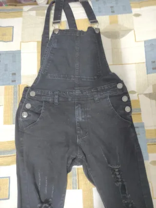 Peto vaquero skinny negro roto