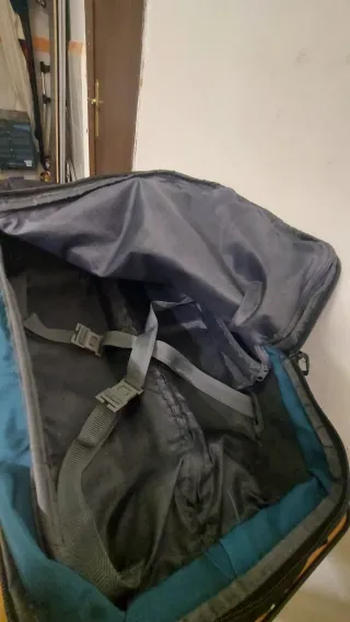 Mochila de mano con ruedas