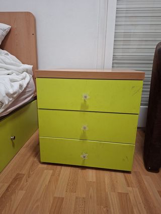 Juego de dormitorio: Cama nido individual y mesita