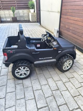 Coche eléctrico infantil 4x4 Wildtrak