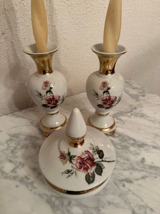 Candelabri in porcellana dorati e bianchi