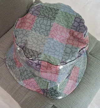 Gorro de plástico estampado