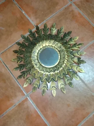 Specchio Sole in Metallo Dorato