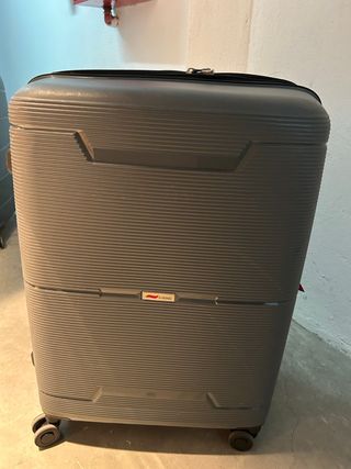 Maleta rígida grande Andare. leer descripción.