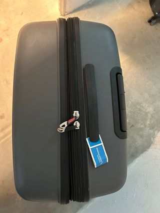 Maleta rígida grande Andare. leer descripción.