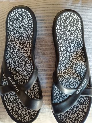 Ciabatte Nabaiji nere e bianche