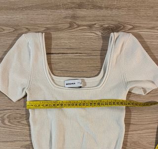 Top corto donna Bershka – crema – taglia S