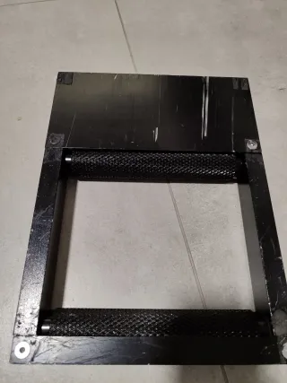 Suporte Limpeza Roda Mota