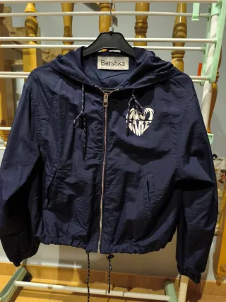 Cortavientos Bershka Azul Marino