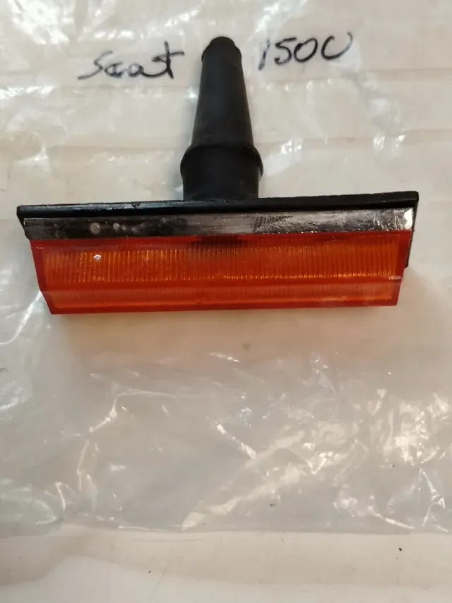 Piloto aleta Seat 1500