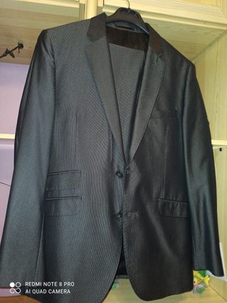 Traje de hombre gris