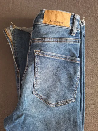 Lote 3 Vaqueros Stradivarius y Kiabi. Azul y Gris