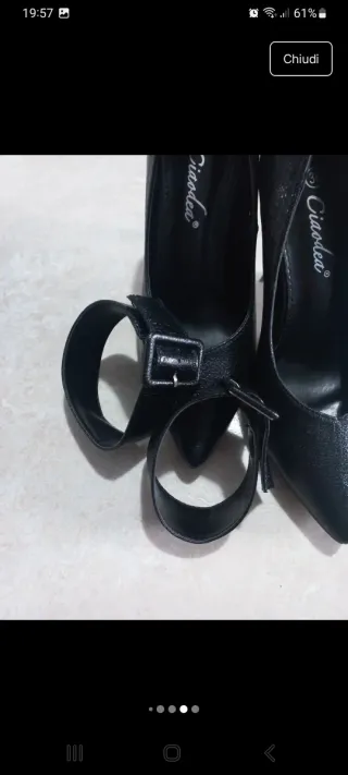 Scarpe décolleté a punta nere