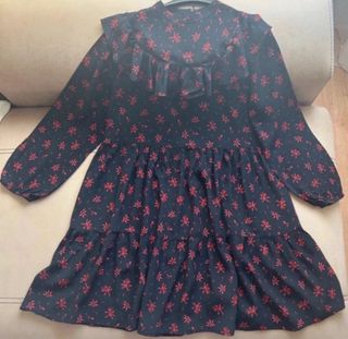 Vestido Zara Negro con Estampado Rojo