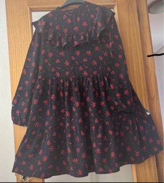 Vestido Zara Negro con Estampado Rojo