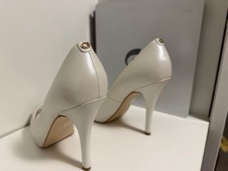 Zapatos tacón Guess Talla 39