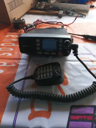 Emisora Náutica President M-8000 DSC