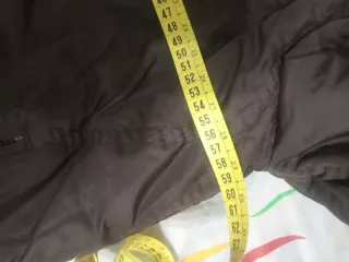 Chaquetón marrón con capucha