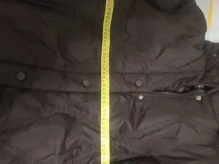 Chaquetón marrón con capucha