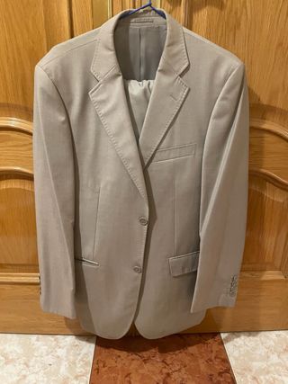 Traje de hombre beige