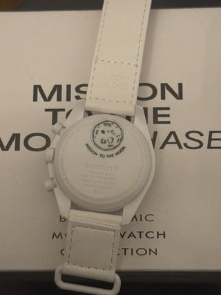 Omega x Swatch Moonswatch Snoopy Bianco