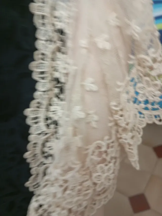 Chal victoriano encaje beige 1900 artesanal