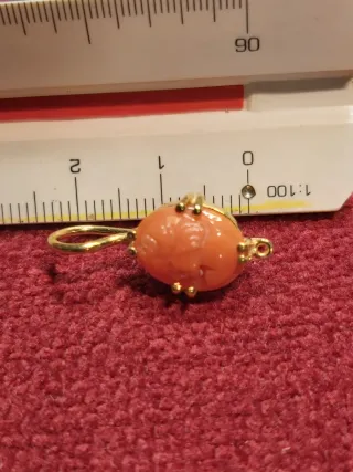 Pendientes Plata Dorada y Coral con Rostro