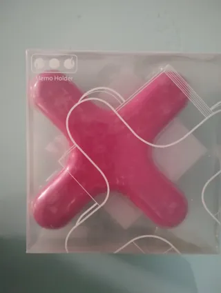 Porta post-it rosa a forma di croce