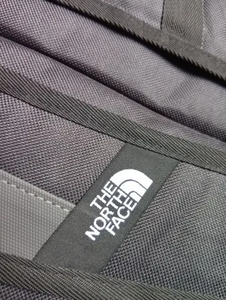 Mochila The North Face Gris Negra