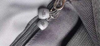 Mochila The North Face Gris Negra