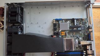 Servidor Supermicro 1U 10GbE SFP+ Xeon 16c/32h