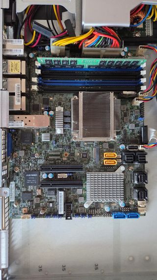 Servidor Supermicro 1U 10GbE SFP+ Xeon 16c/32h