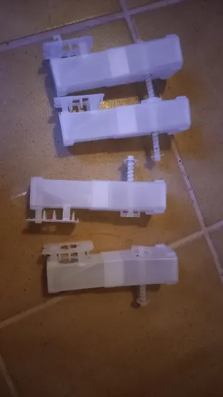 Contenitori per semi di uccelli trasparenti