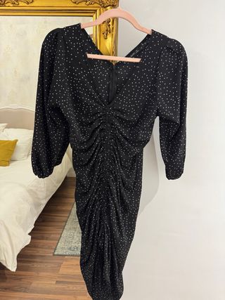 Vestido negro lunares fruncido