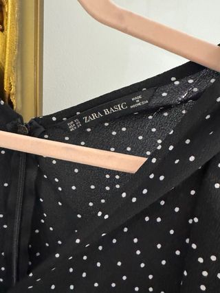 Vestido negro lunares fruncido