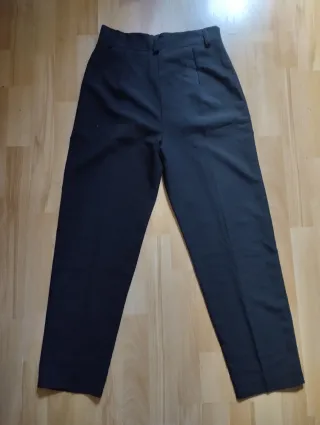 Pantalón alto de pinzas negro