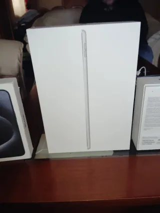 Lotto di scatole per iPhone e iPad 9ª Gen