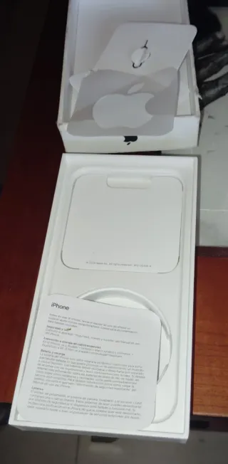 Lotto di scatole per iPhone e iPad 9ª Gen