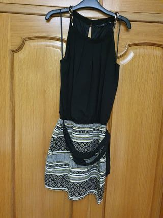 Vestido negro con estampado étnico