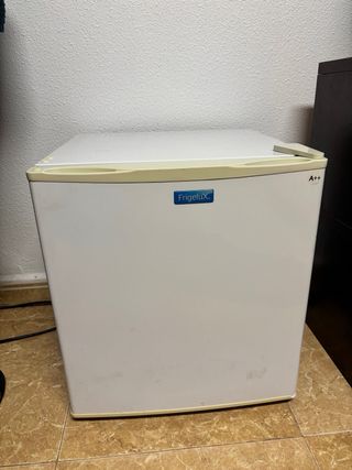 Frigorífico Frigelux Pequeño