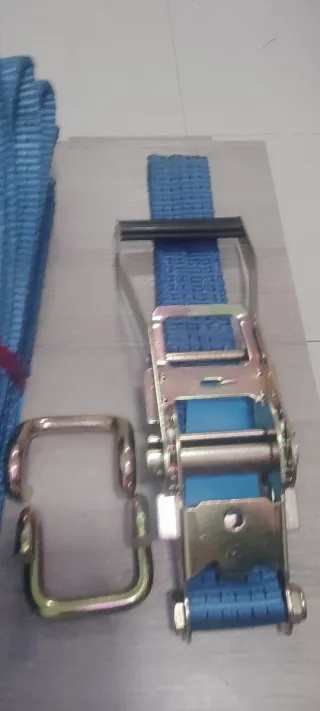 Cinta de amarre con tensor 9 metros