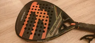 Pala de pádel Bullpadel Vertex 03. Juan Tello