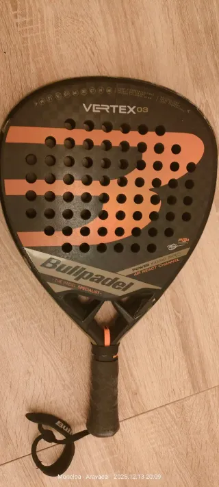 Pala de pádel Bullpadel Vertex 03. Juan Tello