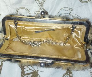 Bolso de mano peludo estampado leopardo