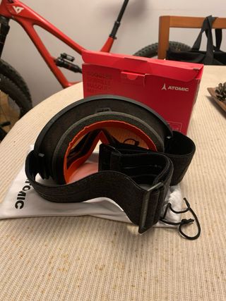 Occhiali da sci Atomic con custodia